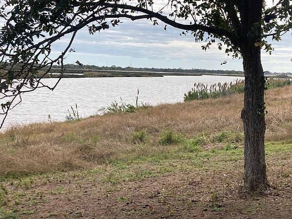 3rd image of 38/- Acres Carancahua Bay Estate Jackson County State Hwy #172