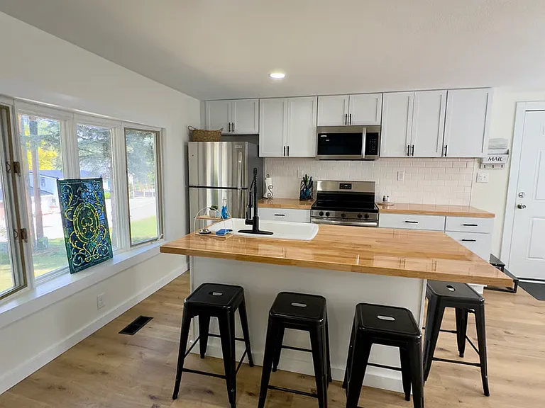 14166 Basswood Ave — Photo 3