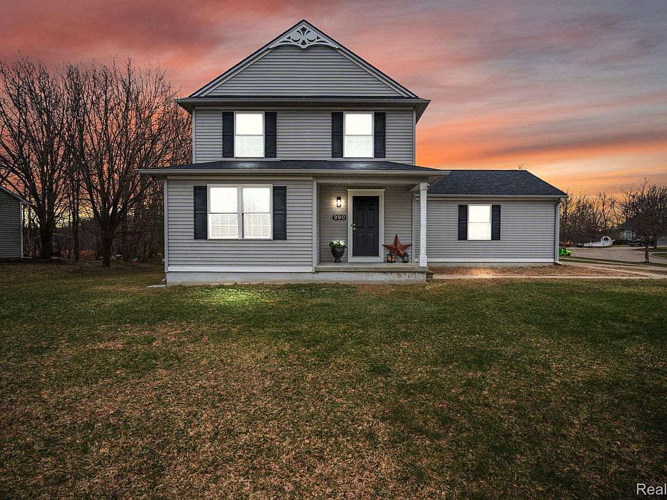 1st image of 990 Waters Edge Ln