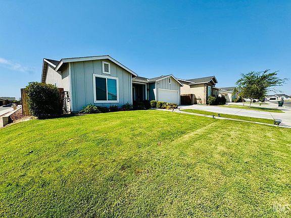 3rd image of 5803 Hawthorn Tree Ln