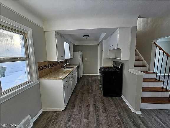 3rd image of 9516 Alexander Rd