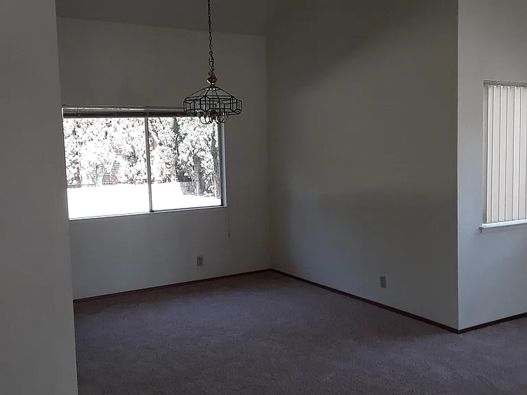 4387 Doane St — Photo 5