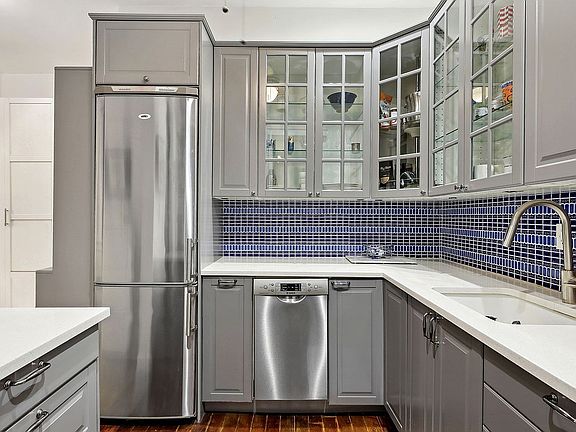 5th image of 250 W 22nd St APT 3D