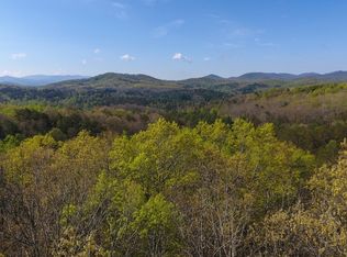 14 Meadow Ln, Mineral Bluff, GA 30559