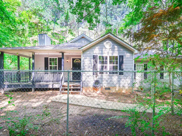 499 Pinewood Dr, Gay, GA 30218