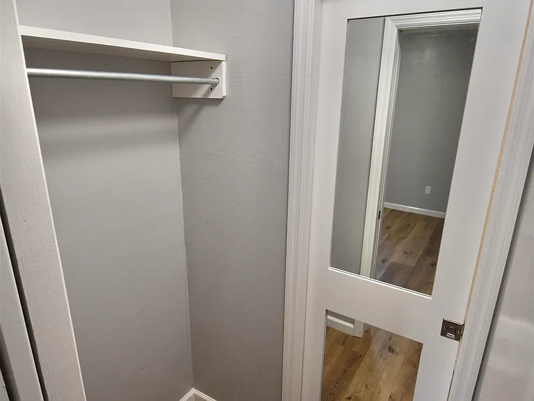 626 W Georgia St #B — Photo 11