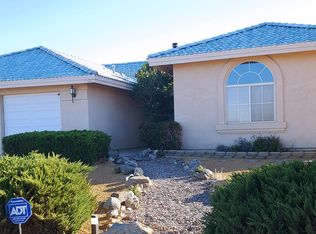 3577 Sunset Rd, Phelan, CA 92371