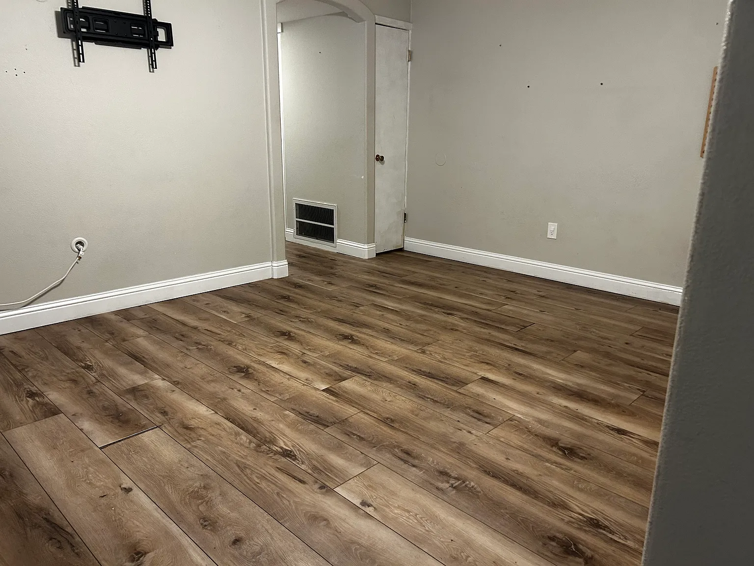2 bed, 925 sqft, $1,885 — Photo 3