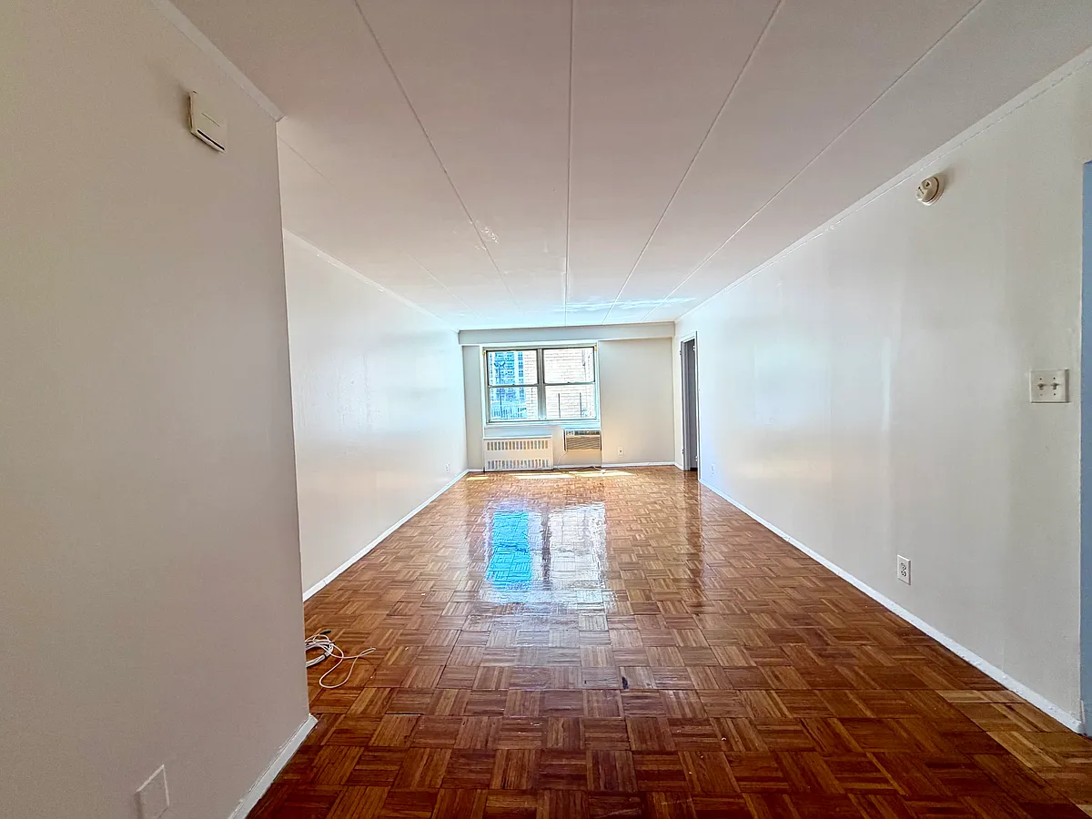 Building Photo - 113 N 3rd Ave #2X