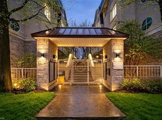 28 Stadium Rd #132, Toronto, ON M5V 3P4