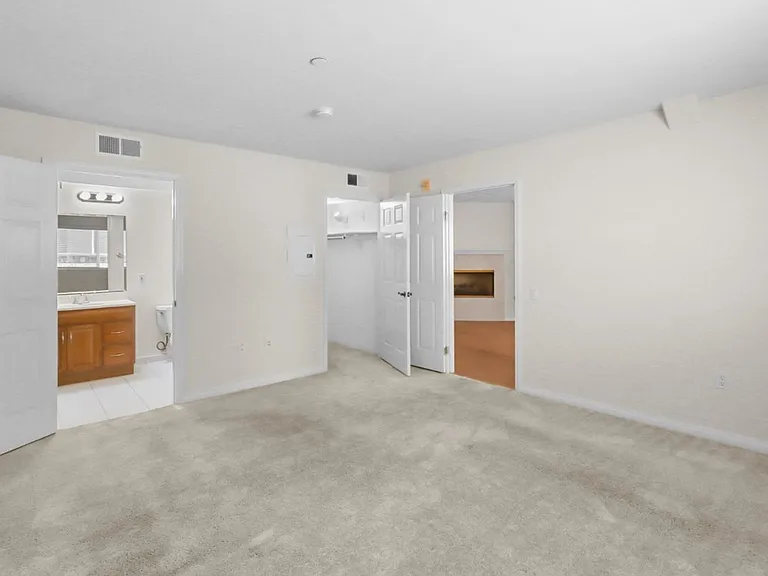 4262 Lindblade Dr — Photo 15