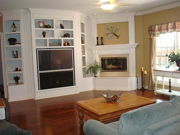 2nd image of 10600 Drexton Pl