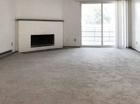 300 NW 80th St, Seattle, WA