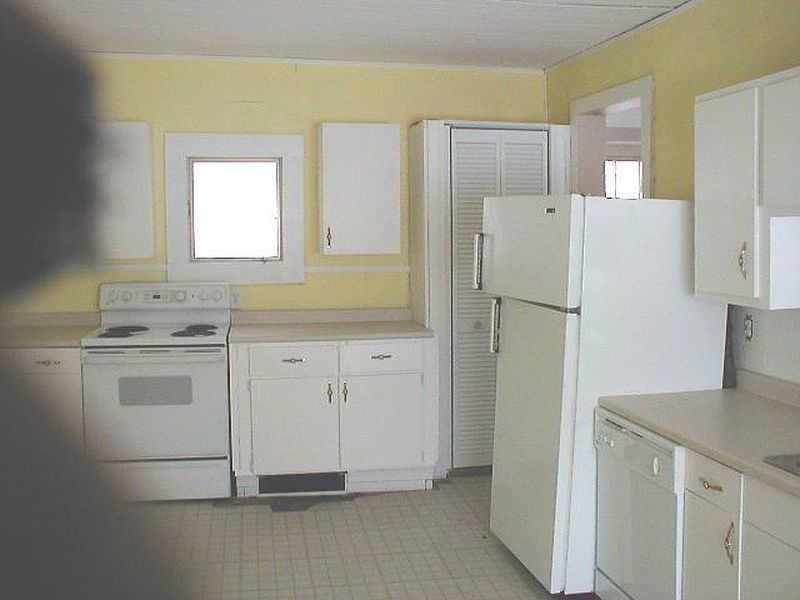 4th image of 117 FACTORY Street