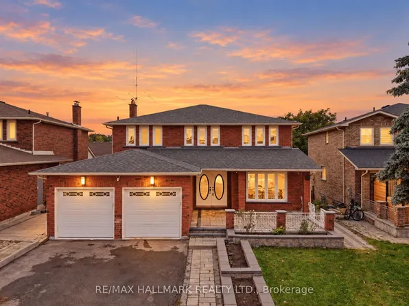 44 Olympia Gate W, Vaughan, ON L4L 5K3