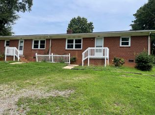 2420 4th Ave SW, Hickory, NC 28602