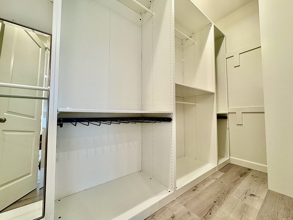 1st image of 131 English Rose Cir