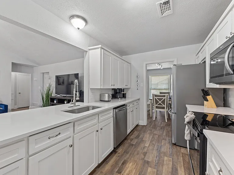 3312 Robinhood Ct — Photo 12
