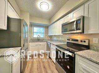 725 S Broad St APT I, Burlington, NC 27215