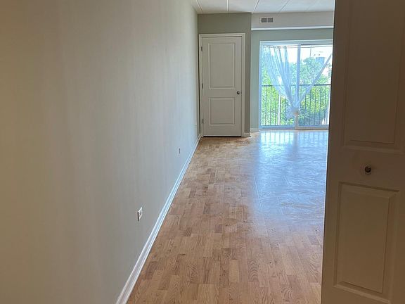 2nd image of 2272 S Archer Ave Unit 4B