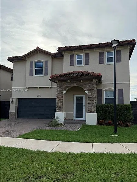 5 bed, 33032 sqft, $4,000 — Photo 2