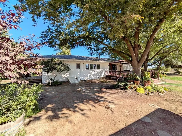 5671 E Letson Ave, Laton, CA 93242
