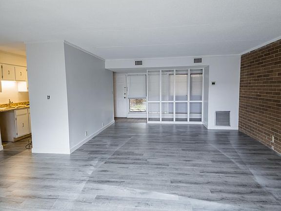 5th image of 175 Berlin Dr