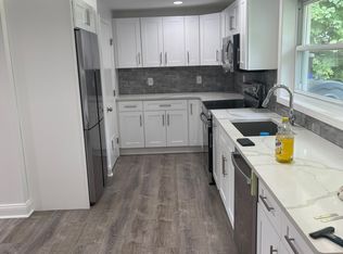 28 Royce Pl, Bridgeport, CT 06606