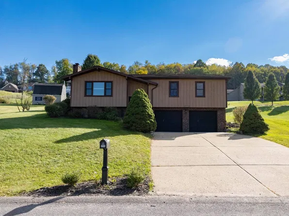 205 Colonial Dr, Waynesburg, PA 15370