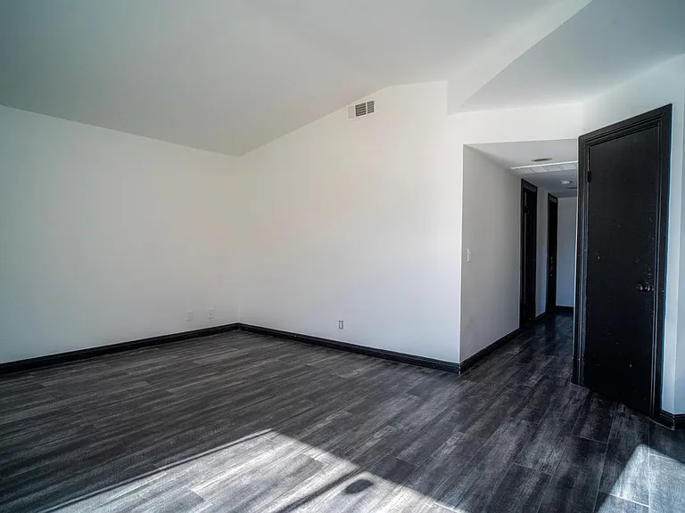 837 Sunrise Ct — Photo 14