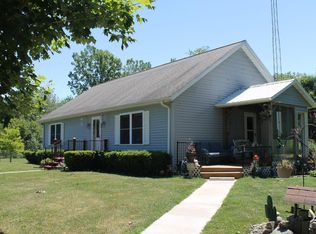 3568 W Glendora Rd, Three Oaks, MI 49128