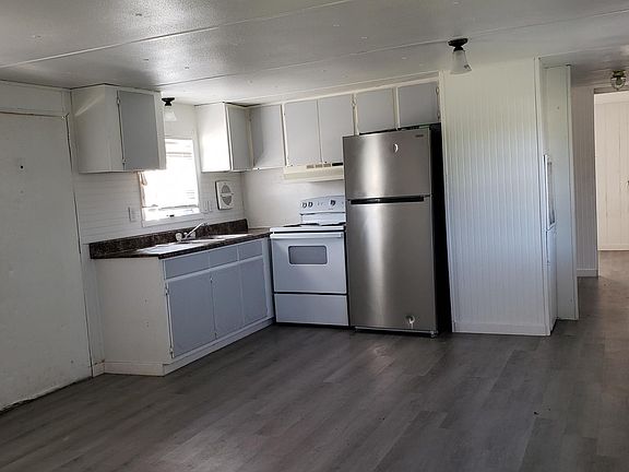 4th image of 305 Concordia Blvd