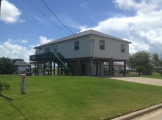 2568 Deep Sea Dr, Quintana, TX 77541