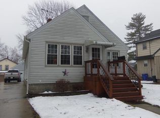 324 N West St, Crown Point, IN 46307