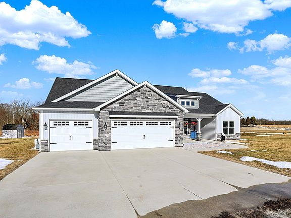 2nd image of 1158 N Deer Meadows Rd