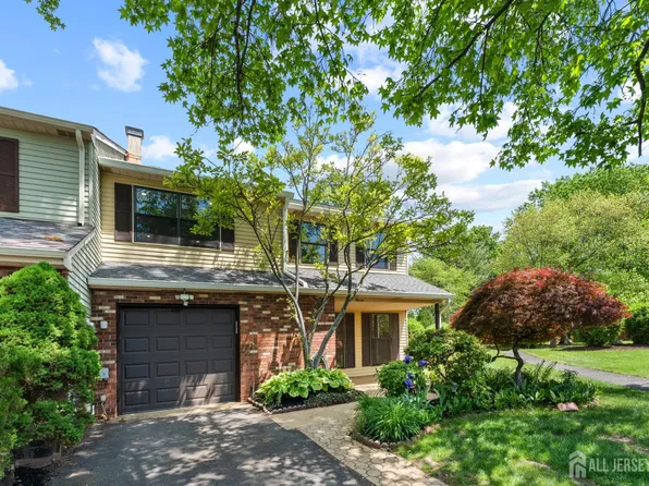 11 Paine Ct, East Brunswick, NJ 08816