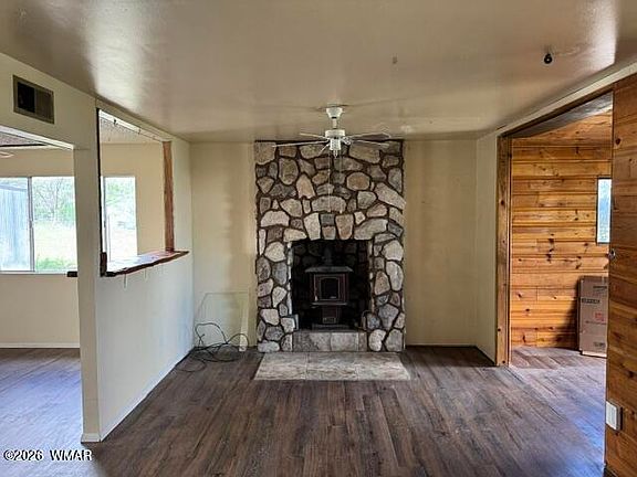 2nd image of 271 E 7th Ave