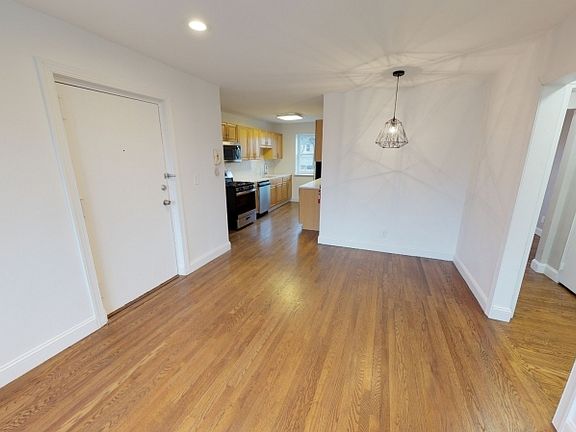 2nd image of 378 Valley St APT C6