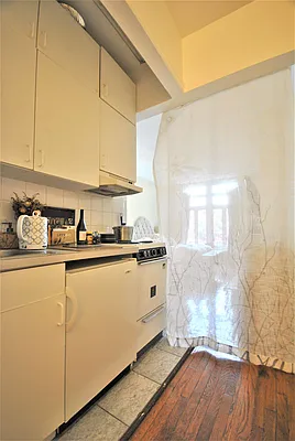 Rented by Bold New York | media 9