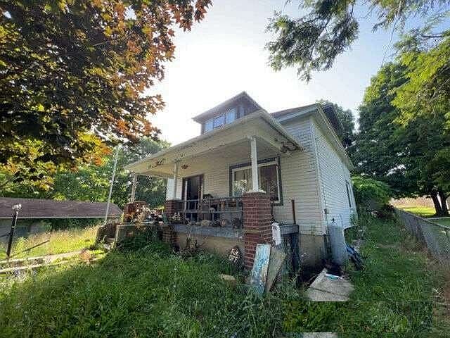 1st image of 128 Bedford St
