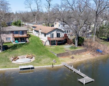 925 Mallock Rd, White Lake, MI, 48386
