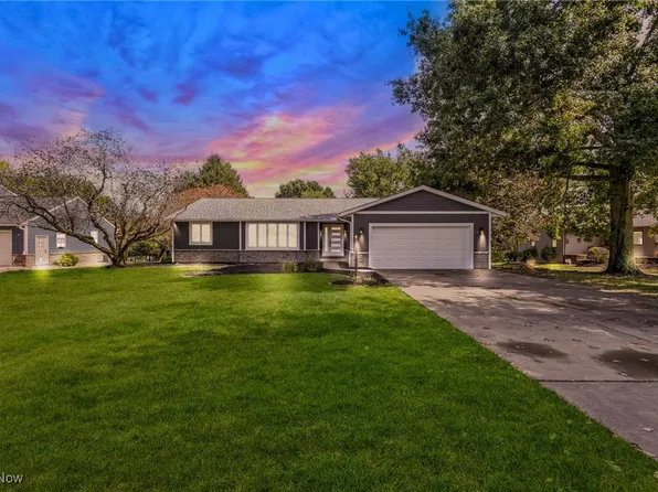 3790 Greenbriar Dr, Zanesville, OH 43701