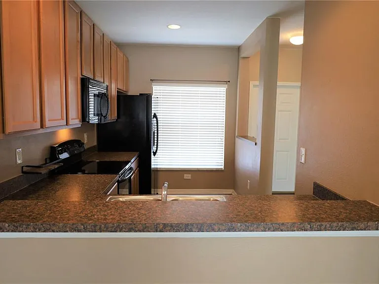8533 Gablebend Way — Photo 9