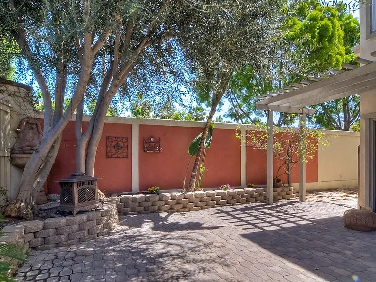 16489 Sunstone Dr — Photo 20
