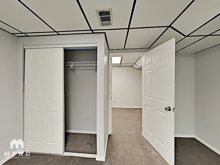 2402 S Gray Dr — Photo 19