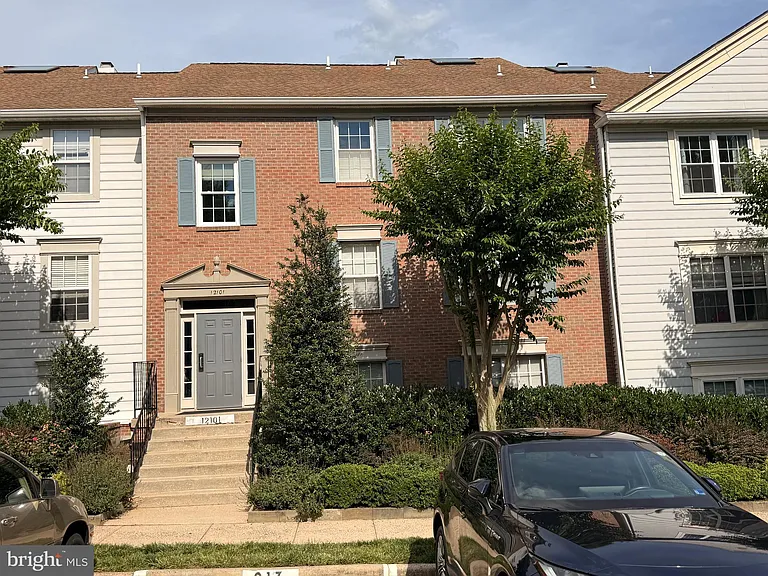 12101 Greenwood Ct #301 — Photo 3