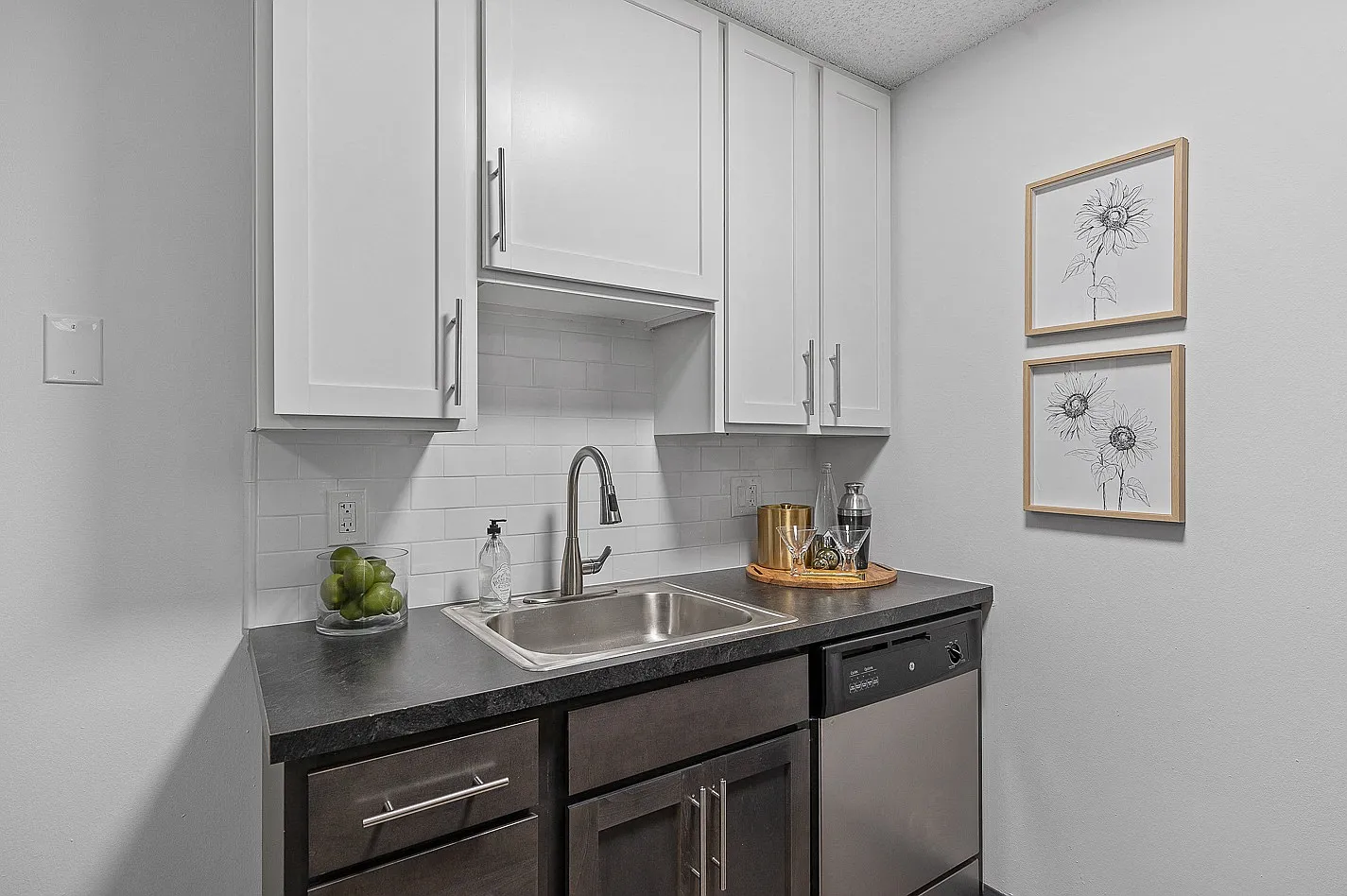 Timber Glen Apartments — Photo 2