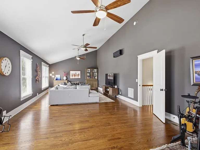 1102 Caldwell Ave — Photo 25