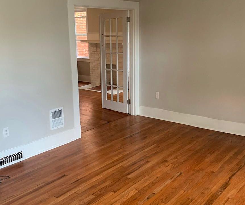 Living Room w Fireplace