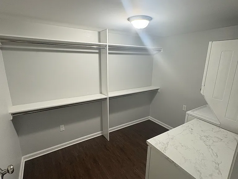 318 Riley St — Photo 13